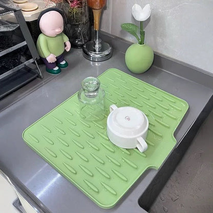 🍽️ 50% OFF NOW! 💧🧽 Silicone countertop mat, splash-proof & heat-resistant