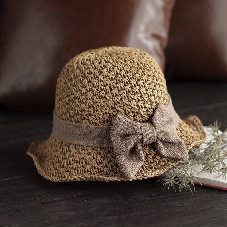 ✨ Straw Hat with Retro Bow – Foldable & Breathable for Summer! 🎀🌞